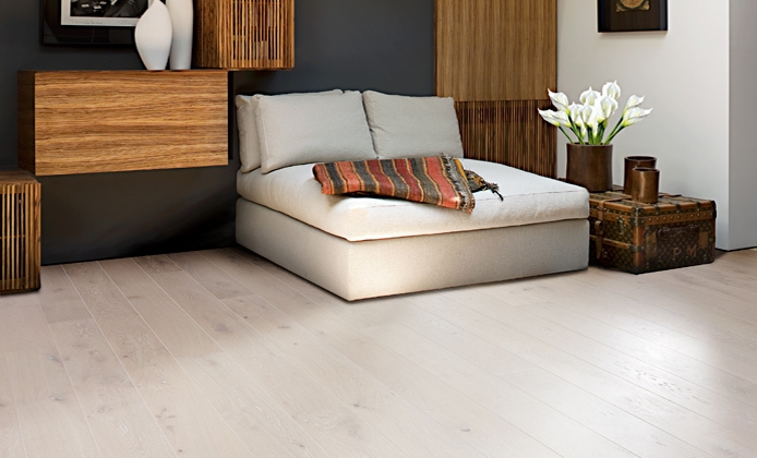 Паркетная доска Kahrs Дуб Снег Snow 2100×187×15 фото в интерьере Паркетная доска Kahrs Дуб Снег Snow 2100×187×15 фото в интерьере